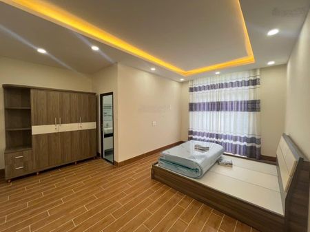 Cho thuê nhà 100m2, 1 trệt 2 lầu, 3 phòng ngủ 4 vệ sinh 6 triệu/tháng. Chính chủ 0906443659