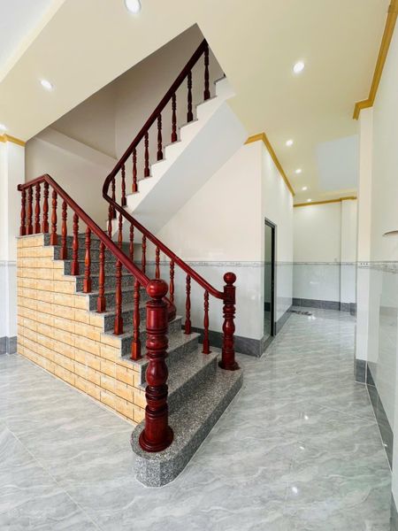 Cho thuê nhà trệt lầu mới xây hẻm 192 nguyễn thông