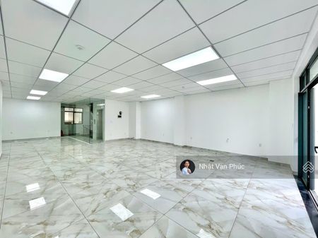 Tầng 02 view công viên 7x17m sàn giá chỉ 13 triệu/th, có thang máy, máy lạnh, hầm để xe