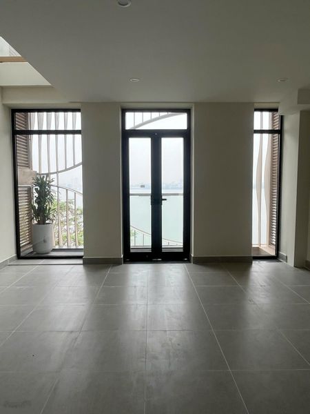 Newliv cho thuê nhà mặt hồ tây - 2 mặt tiền (tây hồ - thụy khuê) - 150m2 - 7 tầng -thang máy