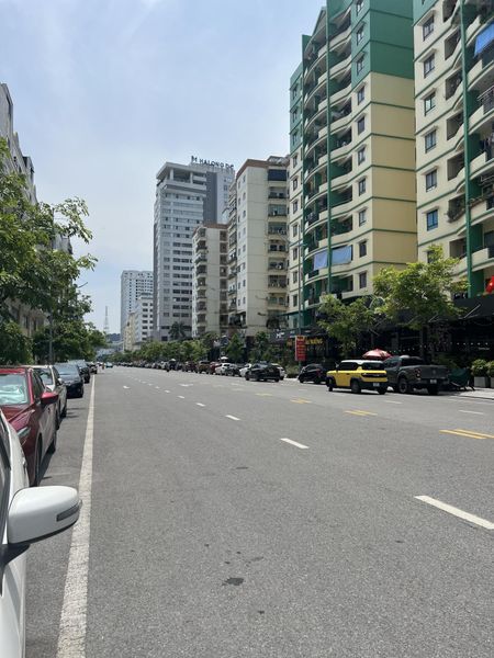 Cho thuê nhà 176m2, 5 tầng đường 25/4