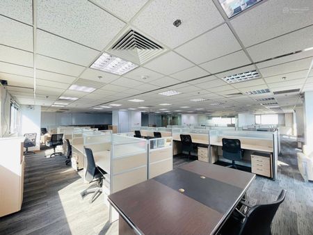 Sàn đẹp HIẾM tại Trần Duy Hưng 100m² mặt tiền 10m giá chỉ 20tr