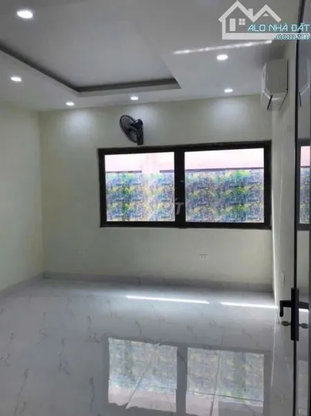 Cho thuê nhà ở Đình Thôn 110m2, 7 tầng, chia phòng, thang máy, có sân để oto.