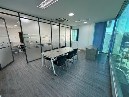 Cho thuê văn phòng dt 70m2, Thân Nhân Trung, P13, Tân Bình, gần nhà ga T3