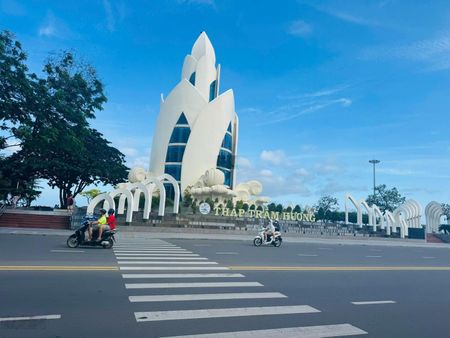 Cho thuê đất trung tâm thành phố du lịch nha trang khu ẩm thực sầm uất gần tháp trầm hương