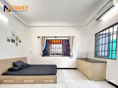 Cho thuê phòng studio ban công sau ngay ngã tư bảy hiền lạc long quân giáp quận 10