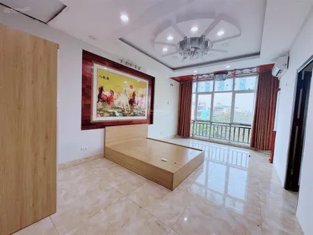 Phòng cho thuê rộng, thoáng, view đẹp đủ nội thất giá 4,2triệu/th tại phố trạm (gần aeon mall).