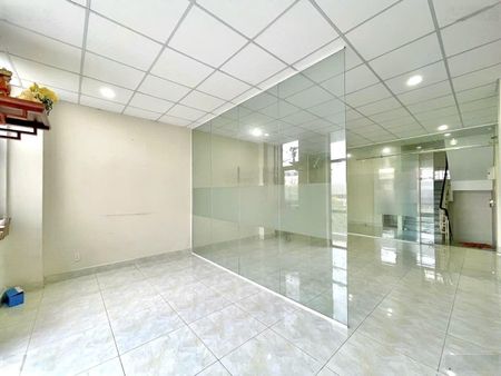 Cho thuê văn phòng 5x12m sàn, có ban công, lối đi riêng. Giá chỉ 8 triệu/tháng