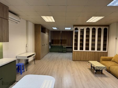 chính chủ cho thuê tầng 3 trong tòa nhà 6 tầng có thang máy tại đường Bưởi,phường Ngọc hà HN
