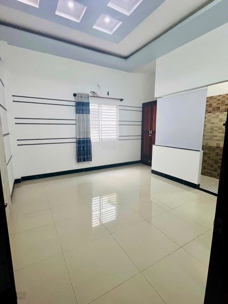 Cho thuê nhà 1 trệt 2 lầu mới đẹp - kdc hưng phú lộ oto đậu trước nhà vị trí tiện ở mở vp công ty