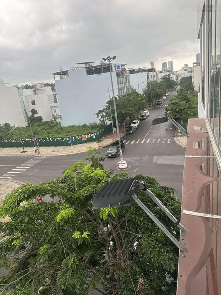 Cho thuê nhà 5 tầng có thang máy mặt đường số 7 kđt hà quang 2- dt 144m ngang 8m