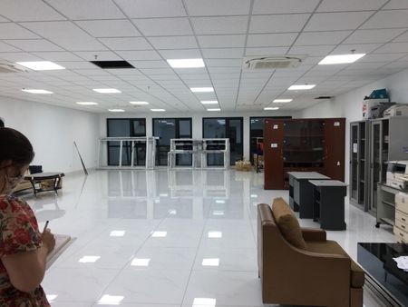 Cần cho thuê gấp văn phòng phố Tân Mai, Hoàng Mai 80m2, 120m2, 200m2,..., 900m2 giá 105 nghìn/m2/th