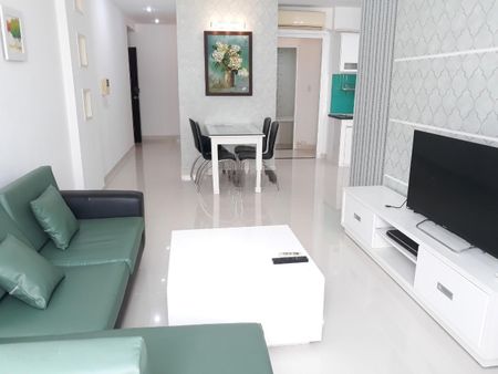 Cần cho thuê nhanh căn hộ Sky Garden, nhà đẹp, giá rẻ. LH: 0911839618 Em Hà