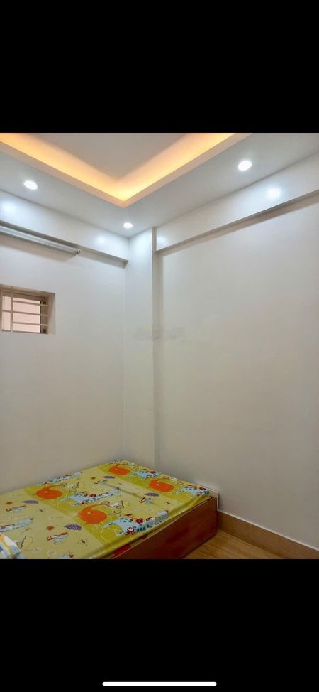 Cho thuê chung cư B10 Kim Liên, mặt đường Phạm Ngọc Thạch, phường Kim Liên, Hà Nội.