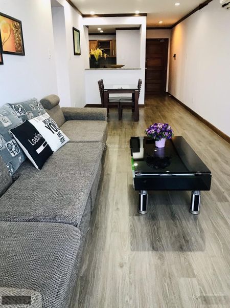 Cho thuê căn 2 phòng ngủ Hoàng Anh Gia Lai tầng cao view hồ Thạc Gián full nội thất