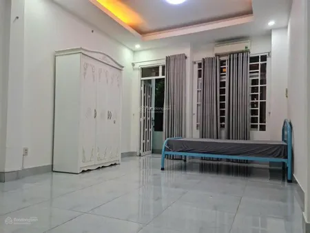 Chính chủ cho thuê phòng trọ đường cộng hòa lê tấn quốc ban công mới 100% mặt tiền, p13, tân bình