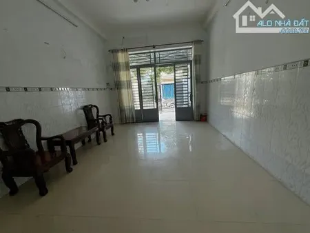 Cho thuê nhà 1 trệt 2 lầu có 4 phòng ngủ khu dân cư Chợ Chùa
