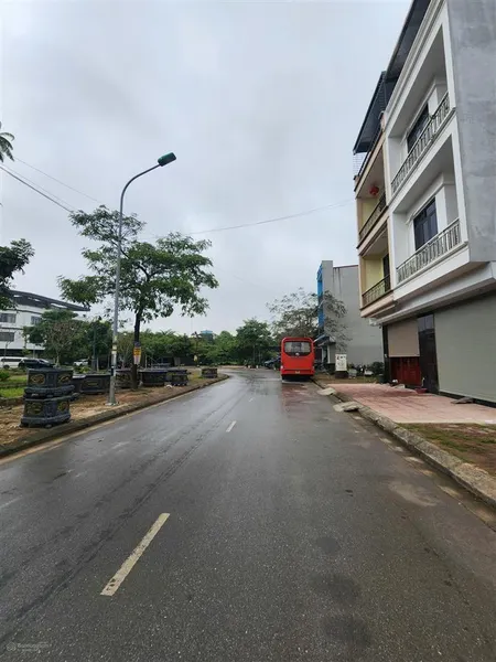 Duy nhất lô yên mẫn vạn an bắc ninh. dãy l7 nhìn giữa vườn hoa to làn 2 đg h100. không một lỗi nhỏ