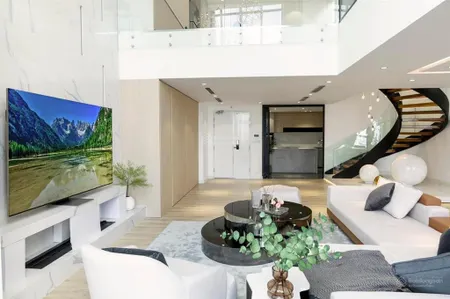 Bán duplex hateco laroma 210 m2, 3 pn +1, 4 wc, view đẹp, ban công rộng, nội thất mới tinh, 29 tỷ