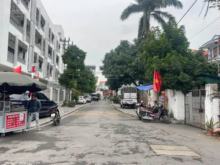 Phúc lợi mặt ngõ xương sống sát trường họcđường 11m 65m2 8.2 tỷ