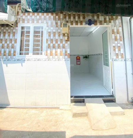 Tôi bán nhà 21 m2, 1 trệt. 1 lửng, xe hơi đậu trước nhà, tuyệt đẹp, quận 7. giá 650 triệu