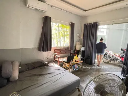 Siêu phẩm bán nhà xóm chiếu q4 70m2 đất thổ cư sổ hồng riêng ngay trung tâm sầm uất