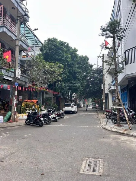 Chỉ nhỉnh 12 tỷ có ngay lô đất vỉa hè ô tô tránh, view hồ, kinh doanh, đường thông các ngả