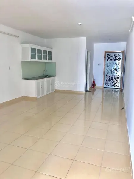 Cần bán căn hộ 8x đầm sen đã có sổ hồng. diện tích 45m2, 1 phòng ngủ, 1 vệ sinh, giá bán 2 tỷ 350