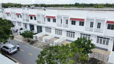 Nhà phố 1 trệt 1 lầu 68m2 trục chính đang có hđ thuê 10 triệu, cc sang tên ngay giá 2.190 tỷ