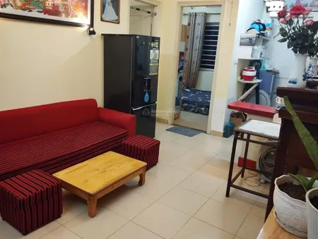 Bán chung cư việt hưng long biên tầng 5 thang bộ 52m2 2n1wc sẵn sổ đỏ giá 2.7 tỷ (thương lượng)