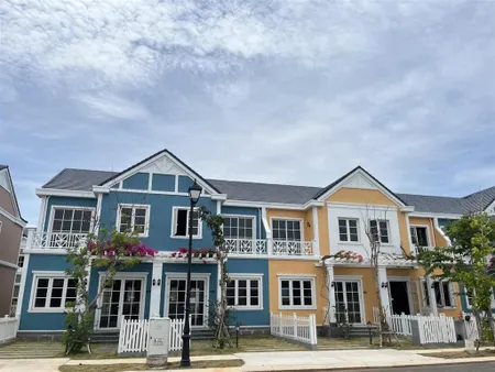 Bán nha phố novaworld phan thiết, 3,7 tỷ, 120m2, 3pn, 3wc, hướng đông bắc 0931 832 ***