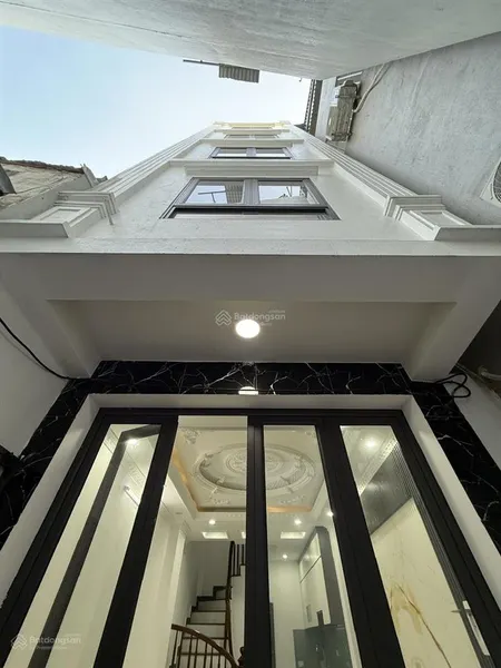 Bán nhà 5 tầng xây mới quỳnh đô, nhà đẹp, xây chắc chắn, giá chỉ hon 5 tỷ còn thương lượng