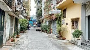 Bán đất ba đình (cũ) , phố tân ấp , ngõ thông tư tung , 20m ra đường ô tô tránh , ô tô lùi sát cửa