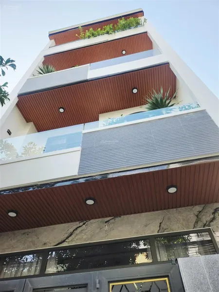 Nhà đẹp vào ở ngay đón tết mặt phố đường 7m5 hàn thuyên 115m2 4 tầng chỉ 12,x tỷ