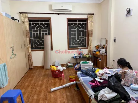 Cho thuê phòng trọ 24m2 tại tầng 2 ngõ 211/88 khương trung