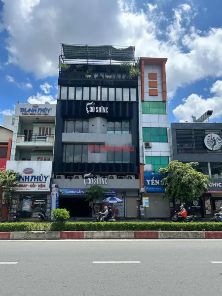 Cho thuê nhà mặt tiền Lê Đại Hành Quận 11. ngang 10m, DTSD 900m². F&B, phòng khám