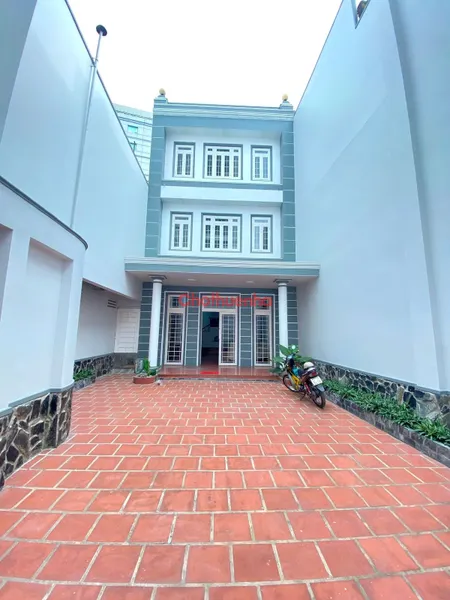 CHO THUÊ NHÀ MẶT TIỀN ĐƯỜNG NGUYỄN THỊ MINH KHAI. QUẬN 1. NGANG 7.5m DÀI 20m