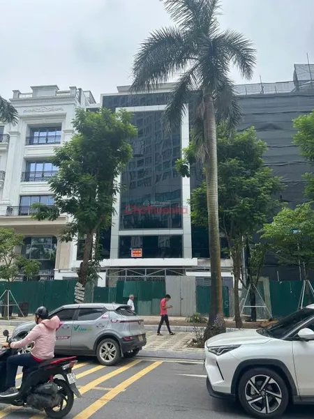 Cho thuê nhà mặt phố 6 tầng đối diện Lotte Mall Tây Hồ, khu Vườn Đào 180 m2, 6 tầng