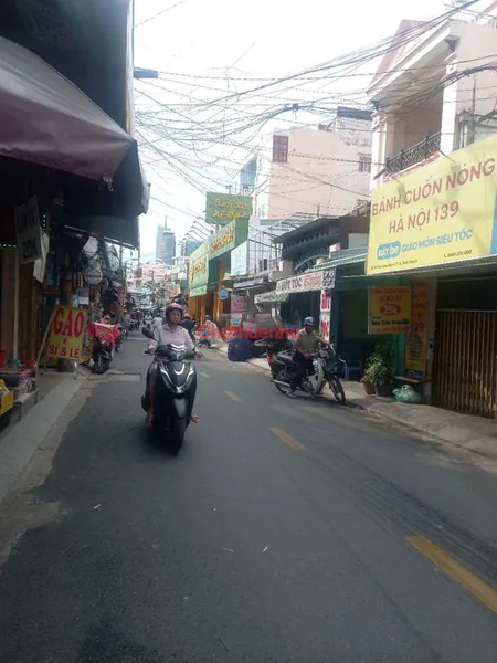 cho thuê mặt bằng trong chợ , mặt bằng trống, vào kinh doanh ngay