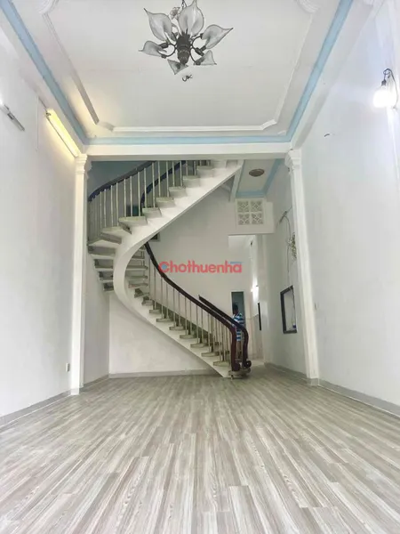 Cho thuê nhà mặt đường kinh doanh đường Âu Co, Phường 14 tân Bình. Gần chợ Tân Bình