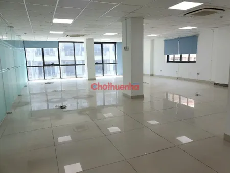 CHO THUÊ VĂN PHÒNG QUẬN 5 185m2 CHỈ 15$