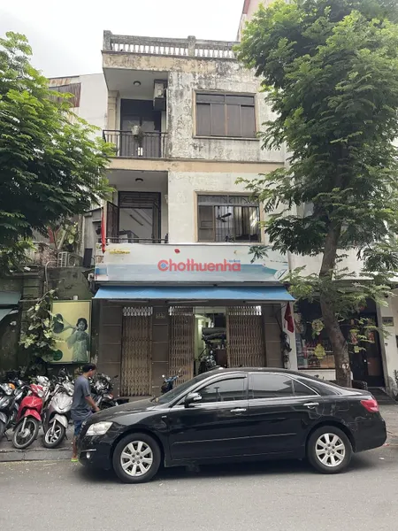 CHO THUÊ NHÀ MẶT TIỀN ĐƯỜNG LÊ THỊ HỒNG GẤM, QUẬN 1, NGANG 6M