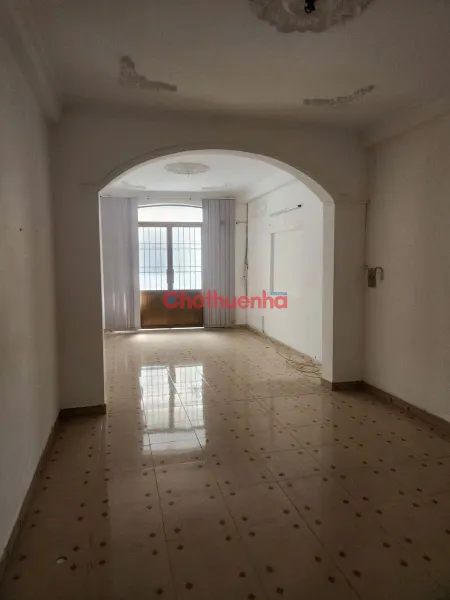Cho thuê nhà nguyên căn Phó Đức Chính, Sài Gòn - 4x18m, 3 Tầng, 3 Phòng - gần Metro Bến Thành HXH