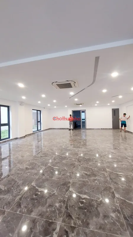 CHO THUÊ SÀN VĂN PHÒNG TRỐNG SUỐT - MỚI TINH CHỈ VÀO DECO SỬ DỤNG TẠI LÊ VĂN SỸ