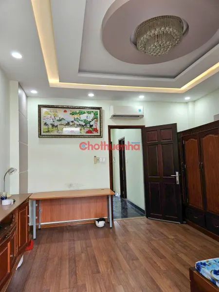 🏠 Cho thuê nhà mặt tiền nguyên căn – Hà Thị Đát,