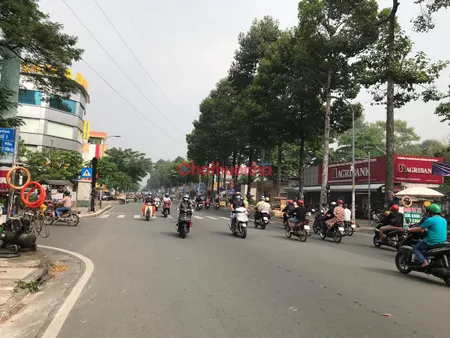 CHO THUÊ NHÀ MẶT TIỀN ĐƯỜNG LÝ THƯỜNG KIỆT, QUẬN 11. NGANG 7.5M. GẦN ĐH BÁCH KHOA