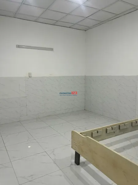 Cho thuê nhà nguyên Căn đường Trần Cao Vân, 2 tầng, 280 m2, 6 phòng ngủ, giá 8 triệu/tháng.