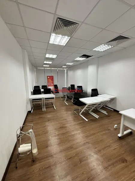 CHO THUÊ NHÀ MẶT TIỀN PHÓ ĐỨC CHÍNH, NGUYỄN THÁI BÌNH, QUẬN 1.