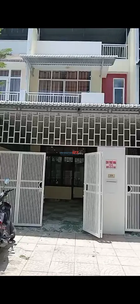CHO THUÊ NHÀ NGUYÊN CĂN NGAY KĐT. VSIP Quảng Ngãi. 4 phòng, 5 toilet, chỉ 8tr