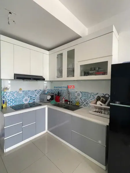 Chung cư 590 CMT8, Quận 3: 90m2, 3p ngủ, máy lạnh, 13triệu